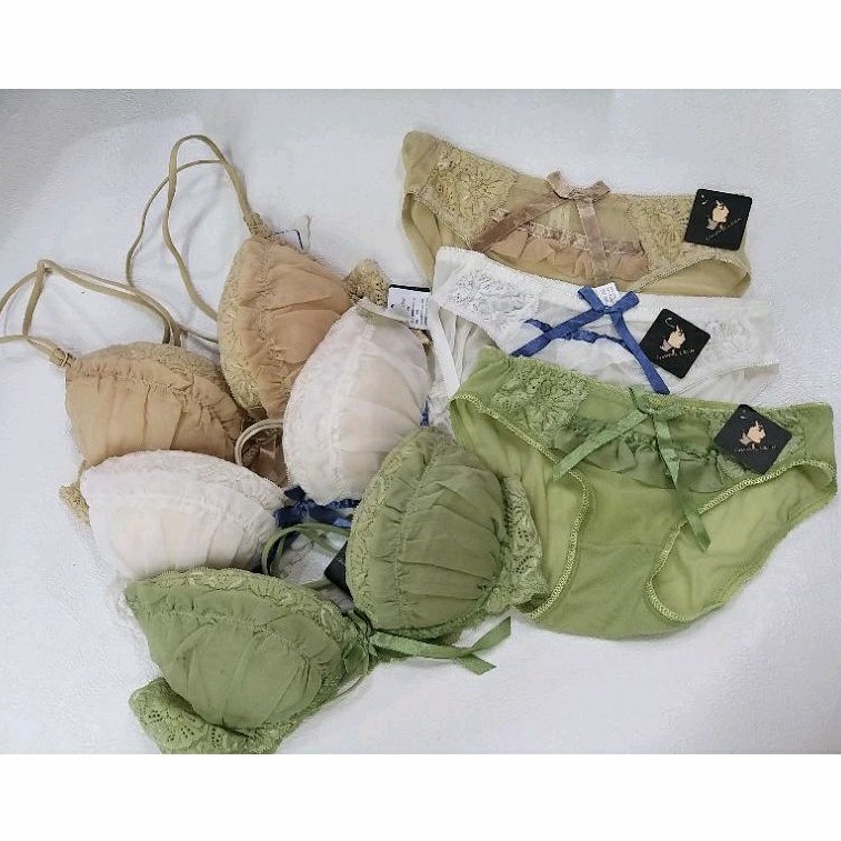 Bra set bh dan celana dalam setelan bra renda busa tipis