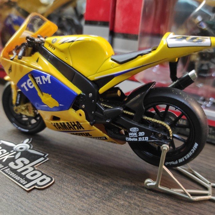 DISKON SPESIAL 1/18 SCALE MOTOR VALENTINO ROSSI YAMAHA YZR M1 2006 CAMEL TEAM MOTUL TERBARU