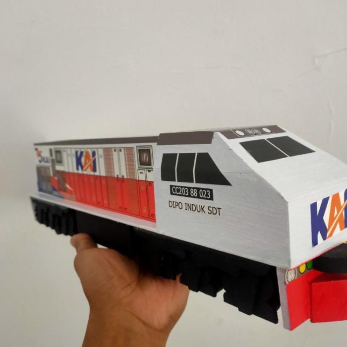 HOT SALE LOKOMOTIF KERETA API CC203 LIVERY 2014 - MINIATUR KERETA API KAYU TERBARU