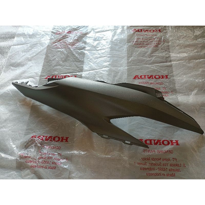 cover body R bodi kanan Vario new 125,150 matte brown original