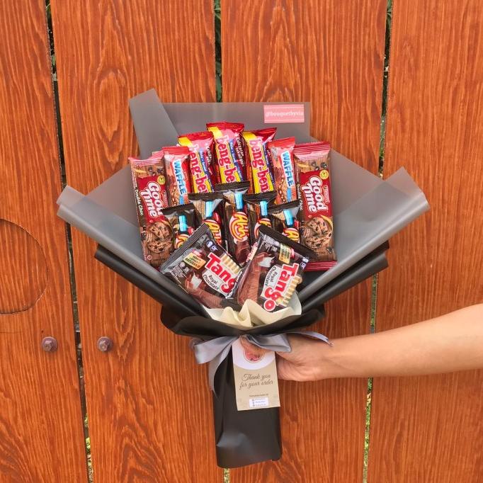 

New Buket Snack Coklat Ukuran Sedang (Khusus Grab/Gojek)