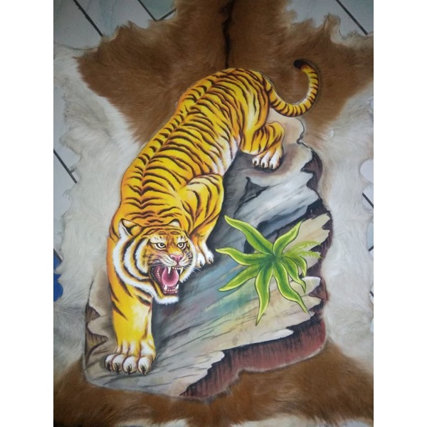 Lembaran lukisan harimau kuning kulit kambing