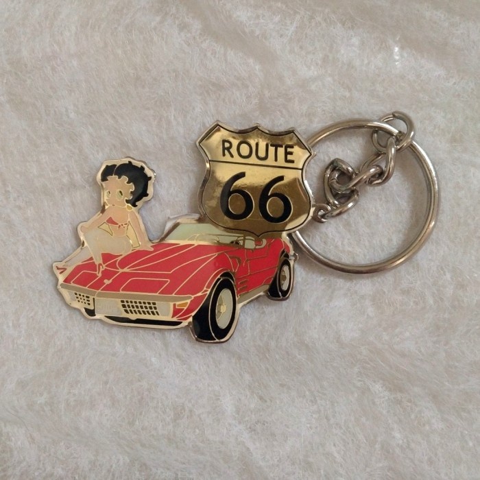 Hari Ini Betty Boop Vintage Keychain Original Bergaransi