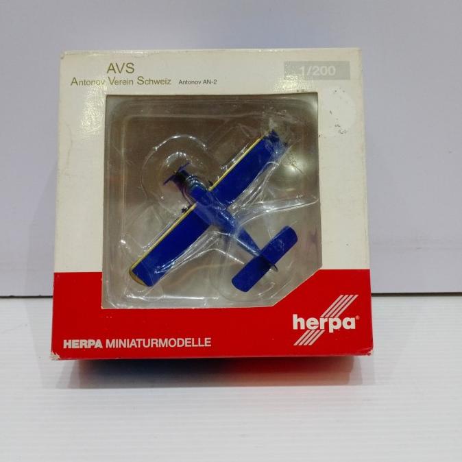 Diecast Pesawat 1/200 Antonov Verein Schweitz