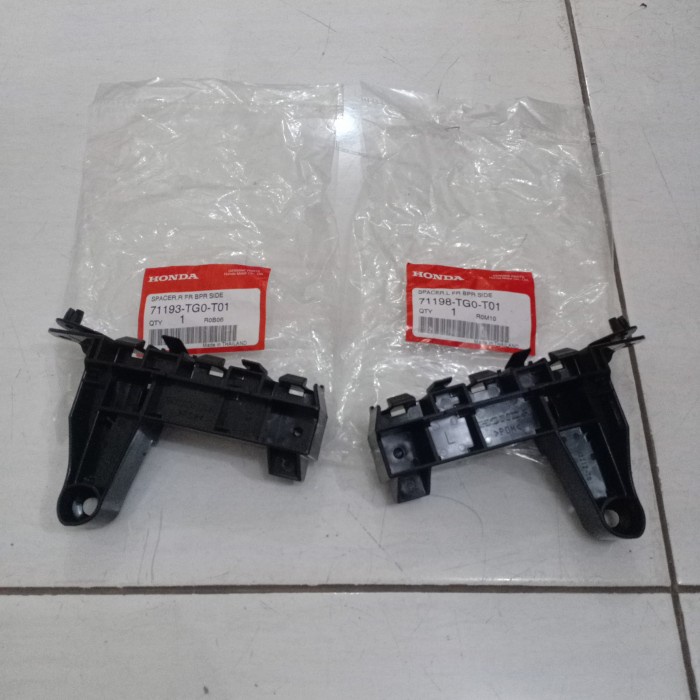 Breket Bumper Depan Jazz GE8 2008-2010
