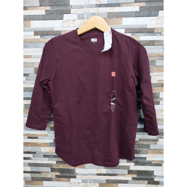 kaos UNIQLO lengan panjang