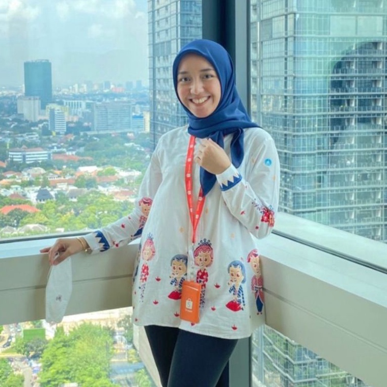 RECOMENDED. Nona blus batik modern lucu motif mbok jamu model kekinian murah batik kerja kantor