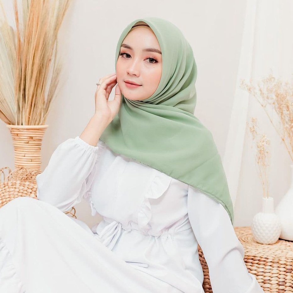 EPE347 Bella Square Hijab Segi Empat Warna Sage Green Bahan Polycotton Double Hycon 115cm x 115cm |
