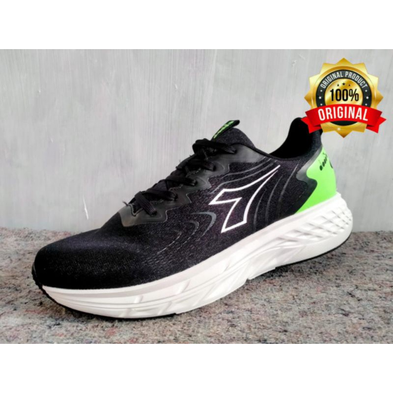 sepatu sport olahraga asli diadora original ori Gilbert hitam