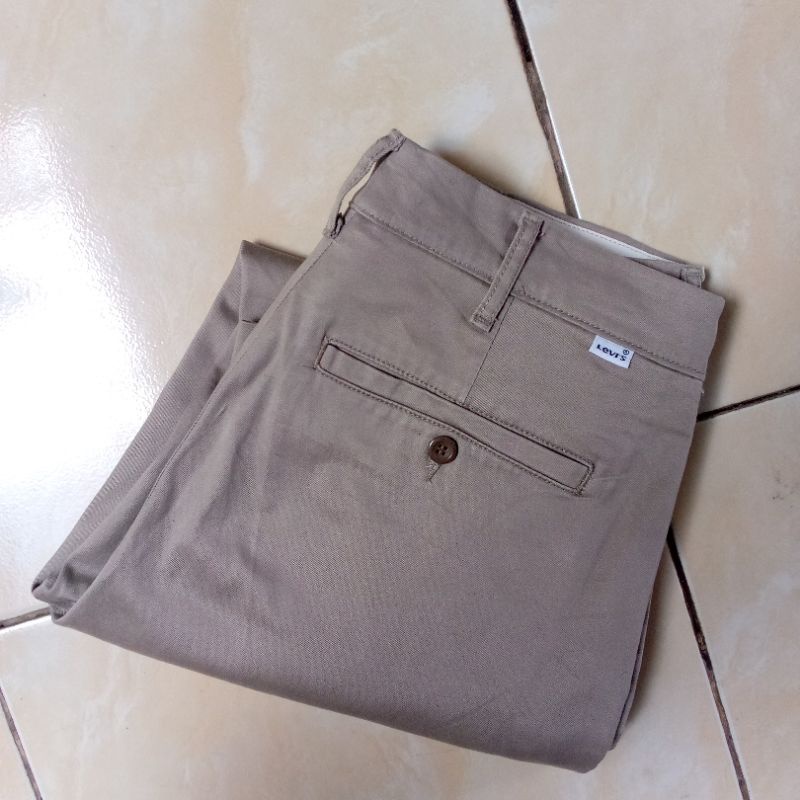 Chino Levis Slimfit 34 Original Scnd