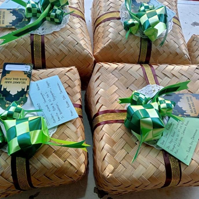 

Paket Hampers Lebaran 10 Pempek Kecil+1 Kapal Selam