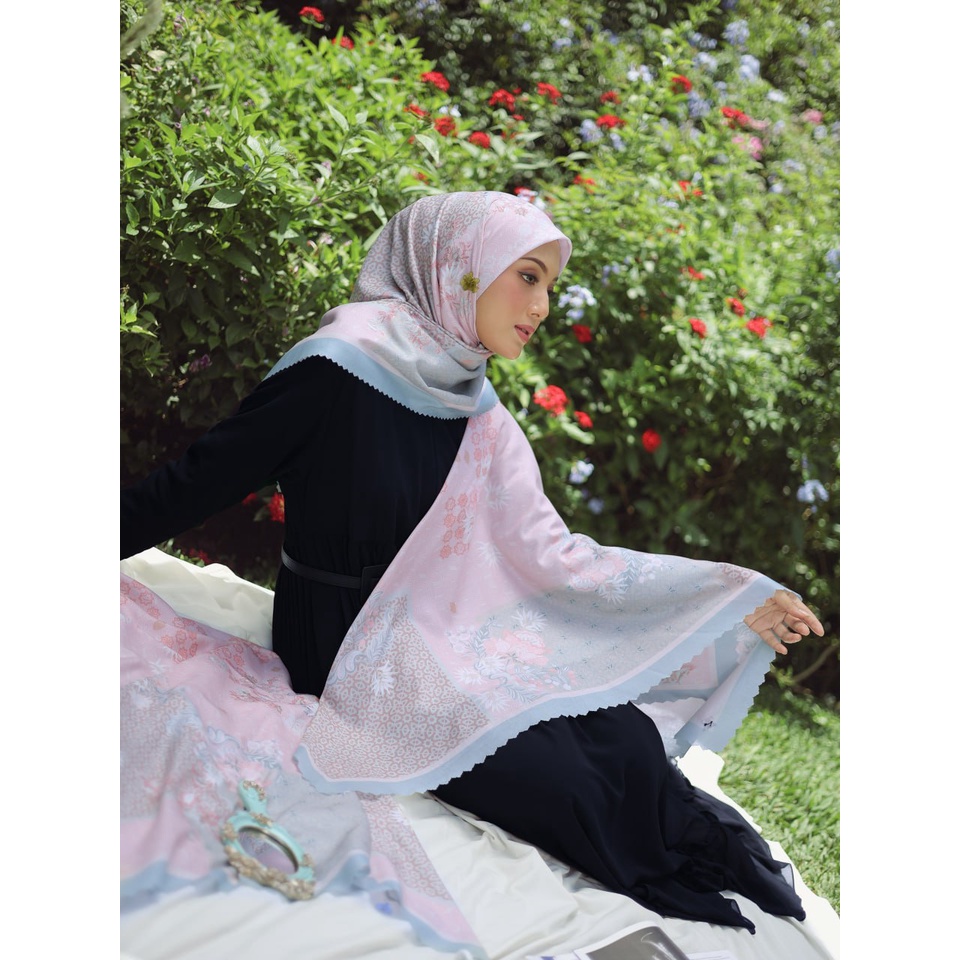 Hijab Segi Empat Lasercut Binar Binar Scarf By ZR Fashion