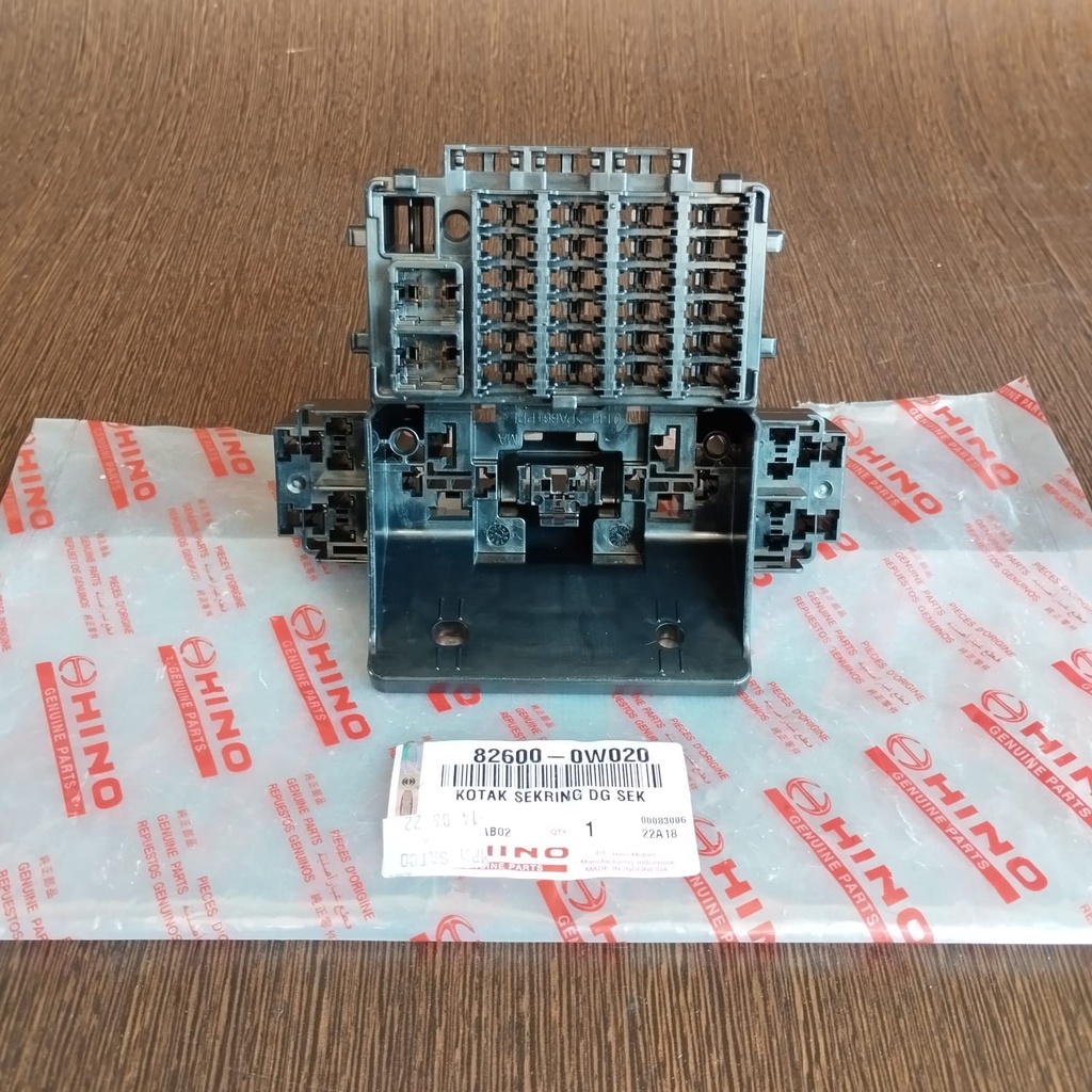 FUSE BOX ASLI GENUINE HINO DUTRO 130HT 82600-0W020