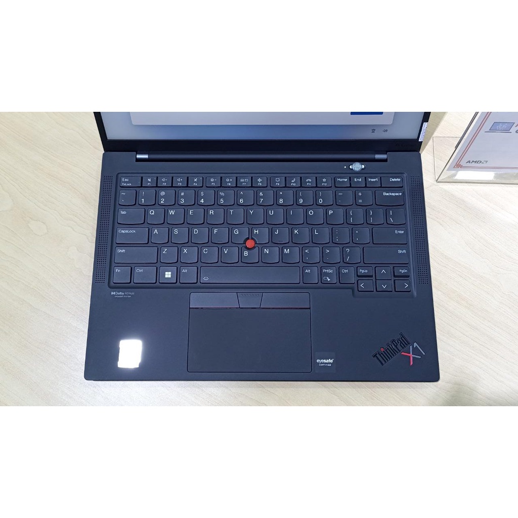 LAPTOP BISNIS LENOVO THINKPAD X1 CARBON INTEL I7 1260P 16GB DDR5 512GB IRIS XE 14WUXGA BL FP WINDOWS 11 PROFESSIONAL BLACK ORIGINAL