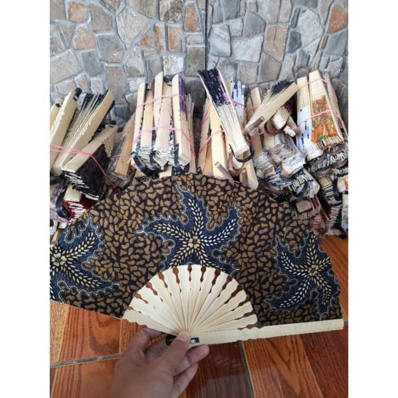 Souvenir Kipas Batik ukuran sedang tanpa kemasan