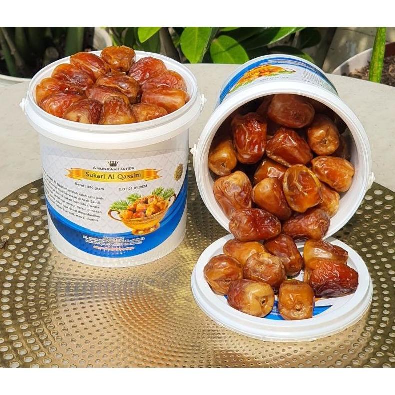 

Kurma Sukari Ember 850 Gram ||| Kurma Sukari Al Qassim Premium Promo Best Seller!