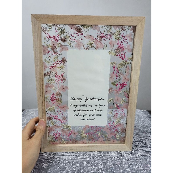 Floating frame A4/natural frame/bunga kering frame/buket bunga kering/buket bunga/hampers graduation