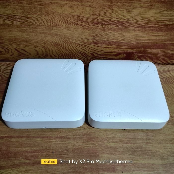 Ruckus R700 WiFi Router / Access Point 3x3 MIMO