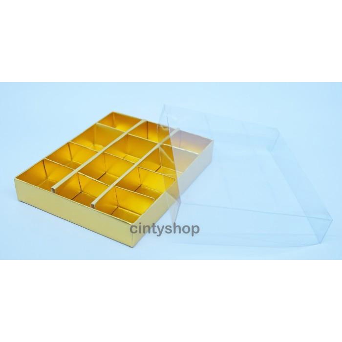 

Box Mika Sekat Emas / Box Praline / Box Coklat Sekat 12 (Isi 10 Pcs) 025
