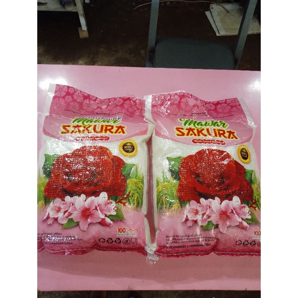 

Beras 5kg Cap Sakura Mawar/Beras pulen/Beras Putih