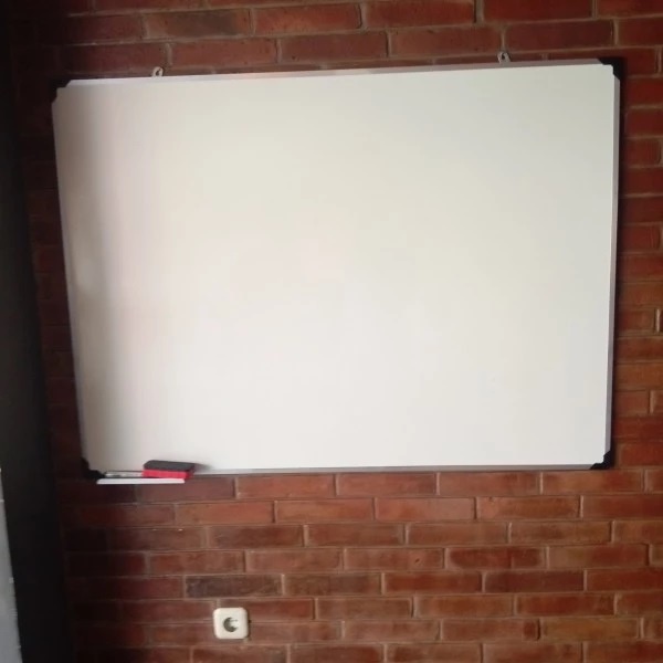 

whiteboard custom papan tulis 110 x 150 cm