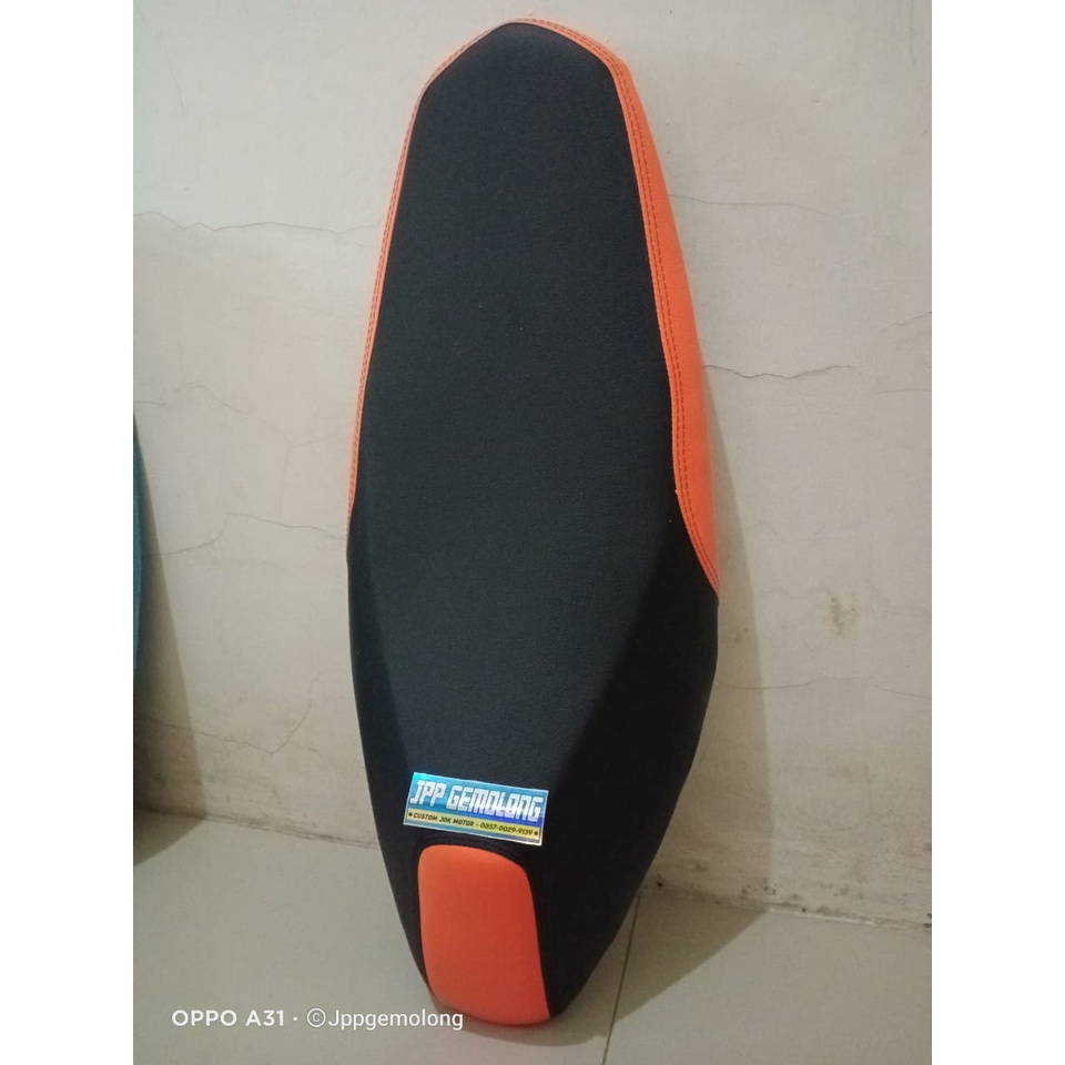 Jok Mio M3 Roadrace lis warna - Jok Yamaha Mio M3 Roadrace modifikasi - Jok motor Mio M3 Z 125 tingg