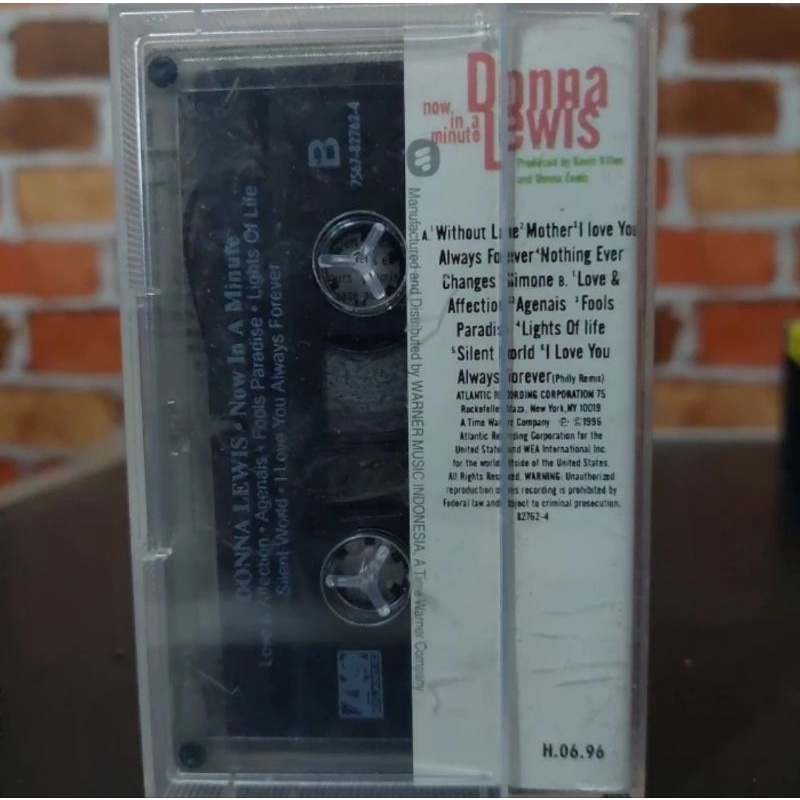 Kaset Pita Donna Lewis