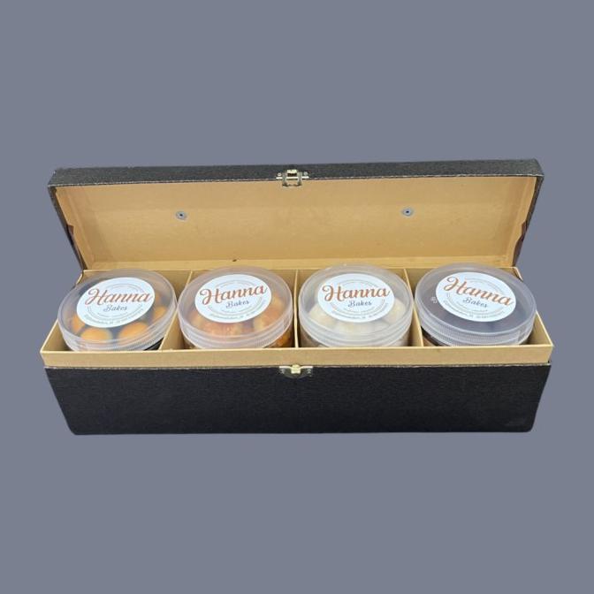 

Four of A Kind Less Sugar/Vegan/Gluten Free Cookies Hamper