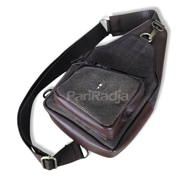 Pariradja Waistbag Kulit Ikan Pari asli Warna Hitam | Tas selempang kulit ikan pari