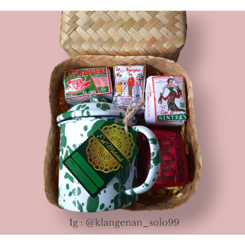 

Paket Hampers Lebaran (Teh Gopek, Sintren, Nyapu, 999 dan Cangkir Blirik) #Hampers #Lebaran #tehkhassolo