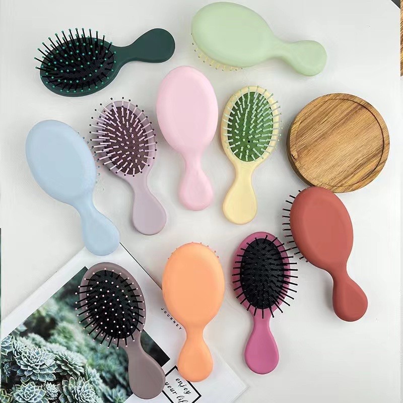 MMM Sisir Gagang Anak Karakter Bentuk Oval Anti Kusut Warna Pastel Bahan Silikon Murah