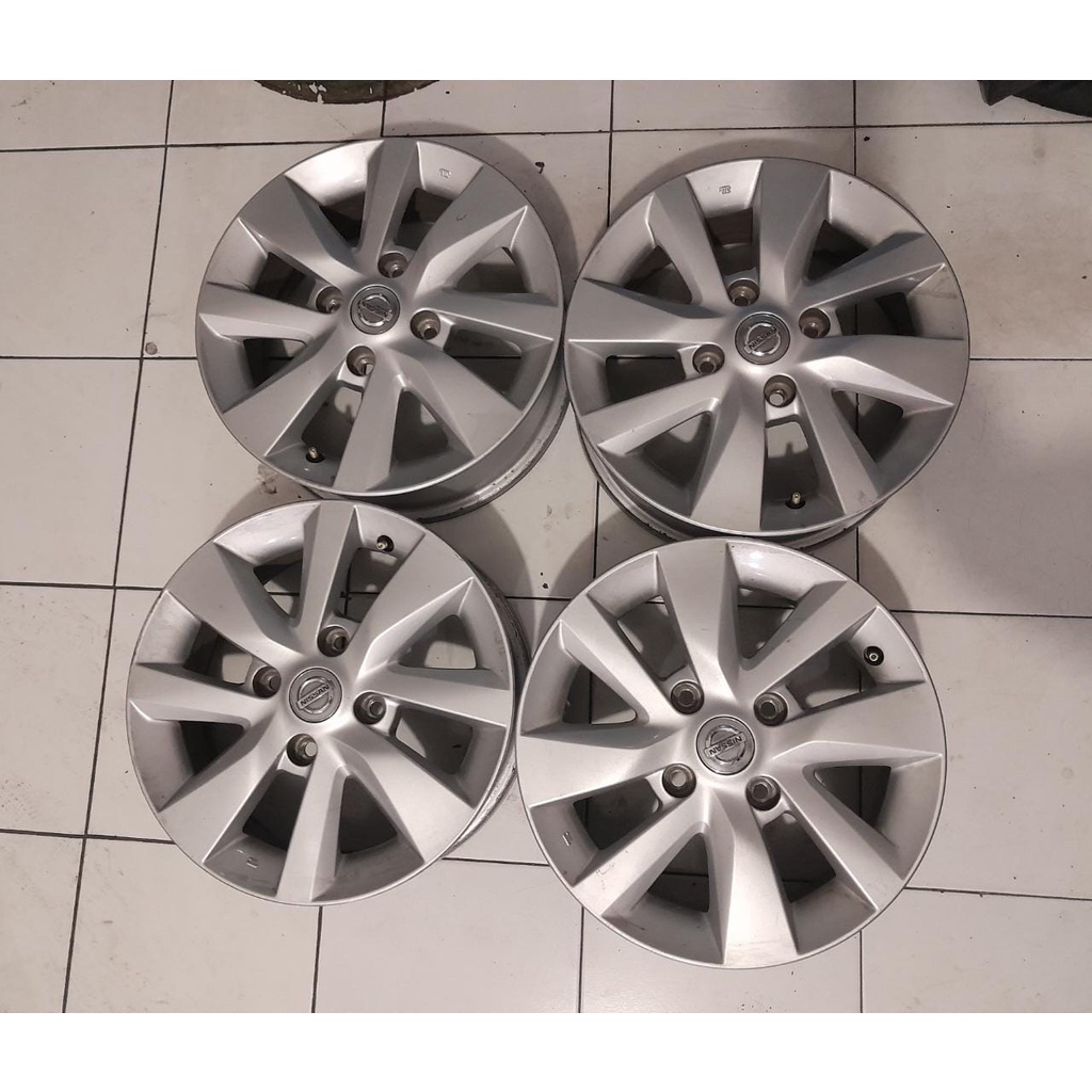VELG STANDAR LIVINA RING 15 VELG MOBIL BEKAS COPOTAN MOBIL LIVINA R15