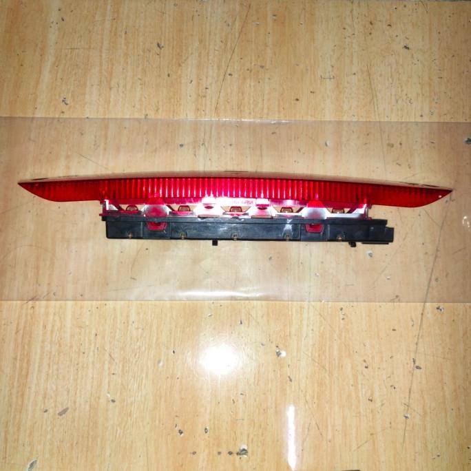 Ford Genuine Parts Lampu spoiler atas Ford Escape separe part mobil berkwalitas