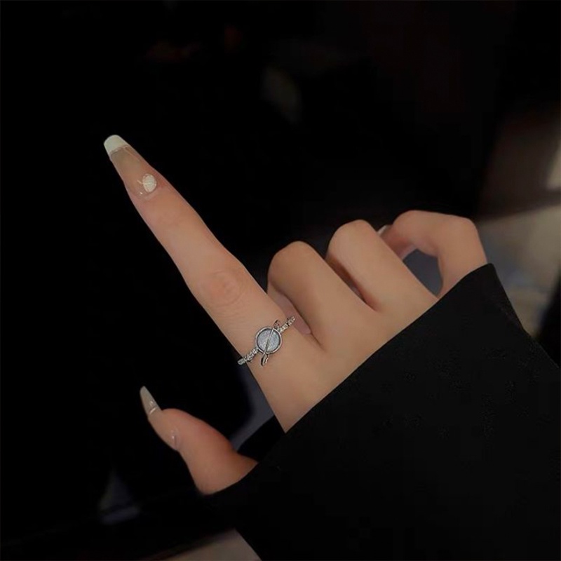 Planet Cincin Wanita Desain Rasa Kepribadian Mode Canggih Cahaya Mewah Cincin Indah