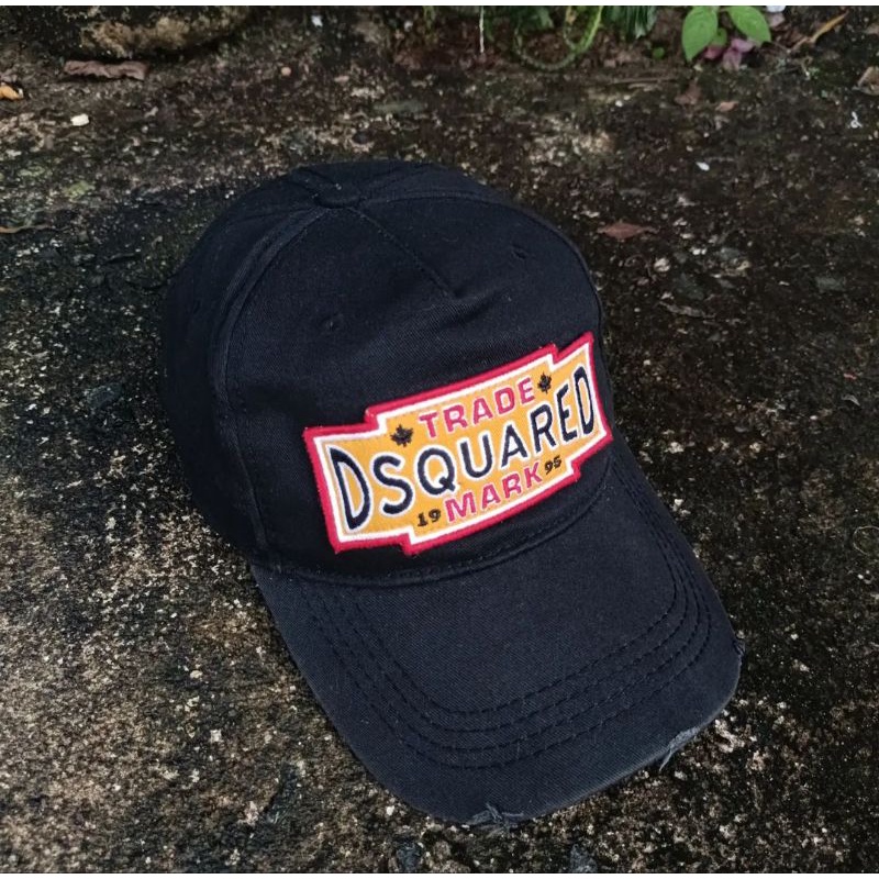 Topi Dsquared2 Preloved