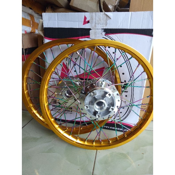 velg Yamaha Vixion new v Rossi ring 17 x140/140