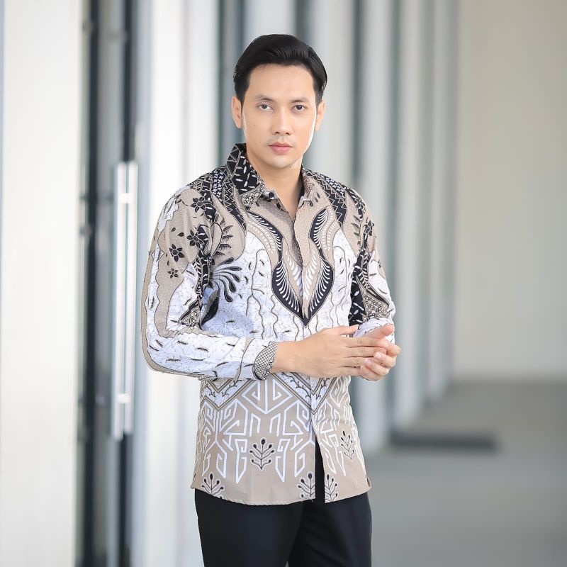 kemeja batik pria dinasti putih slimfit berlapis furing