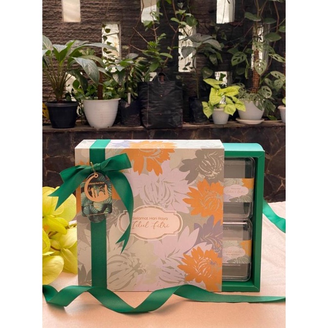 

Hampers Box Premium Hampers Idul Fitri 22X22X8Cm Floral Orange Warna Hijau Tua Stok Terbatas