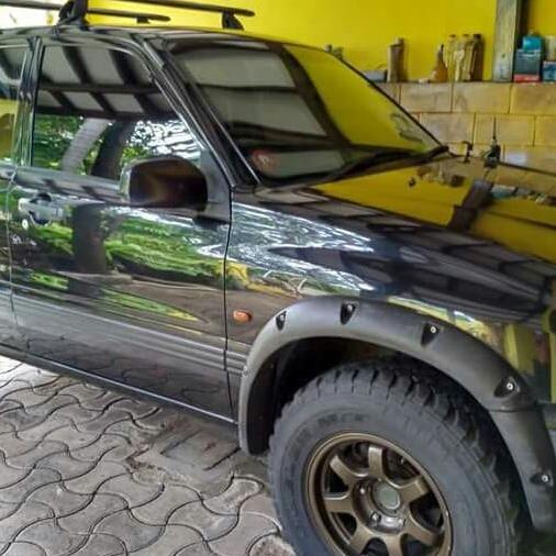 Over Fender Suzuki Escudo 1.6