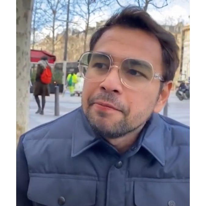 kacamata Rafi Ahmad terlaris