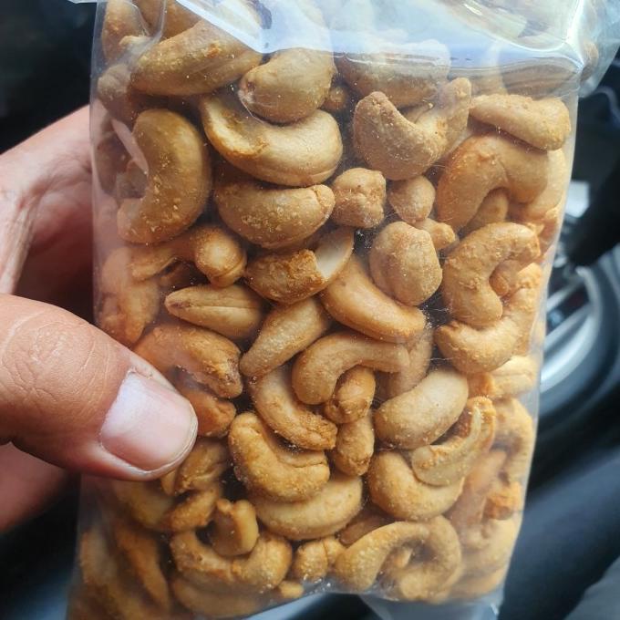 

kacang mede 500 gram