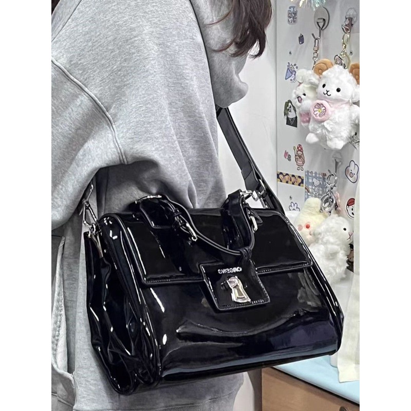 Sera 2023 baru high-end setengah baya kulit paten kapasitas besar hitam glossy genggam single-shoulder tas Messenger tas dokumen