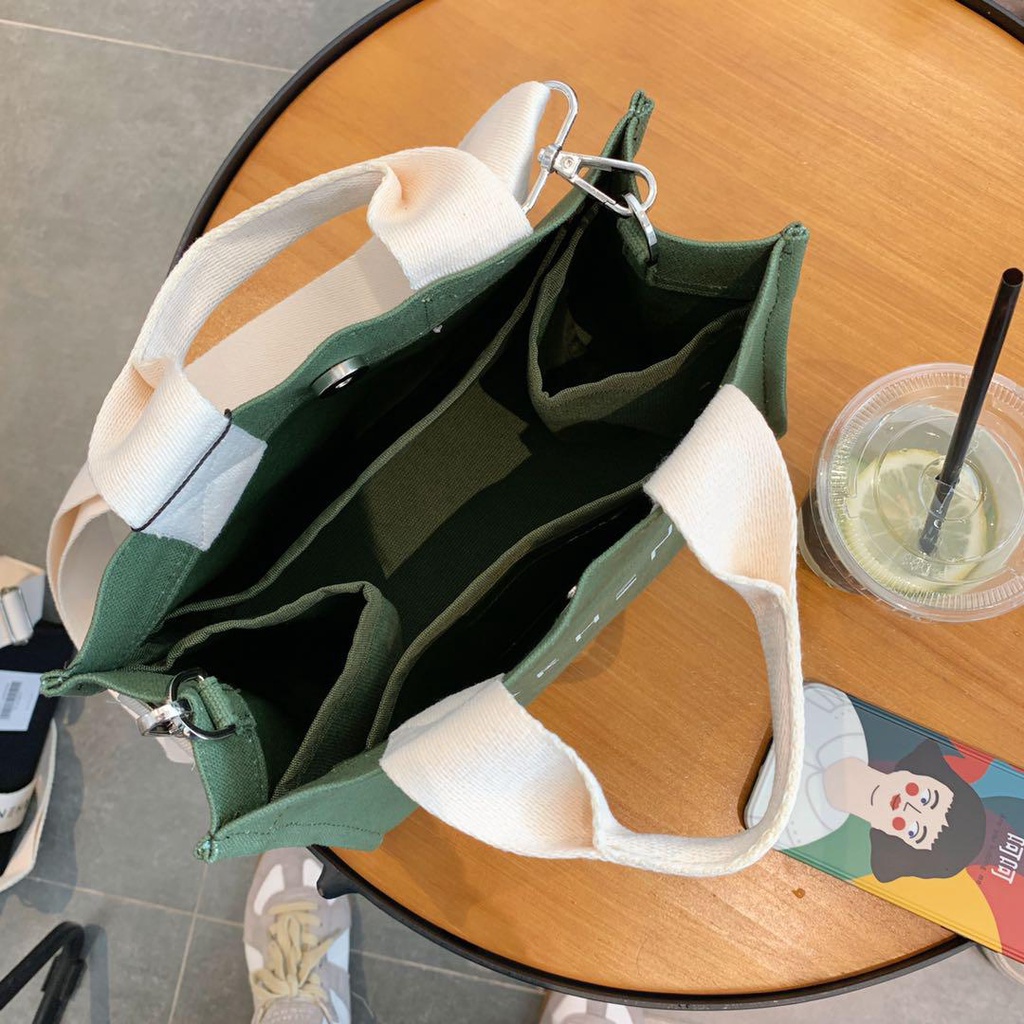 TAS HANDBAG SIZE M PENUTUP MAGNET TAS SELEMPANG WANITA IMPORT TAS KANVAS WANITA PREMIUM QUALITY BEST SELLER TERBARU BISA BAYAR DITEMPAT.!!!!