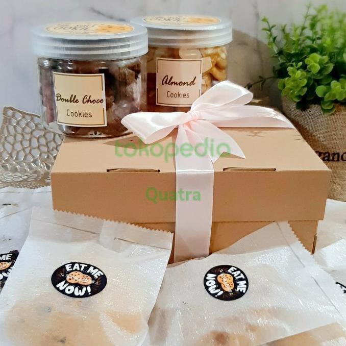

Paket Hampers (B) Choco chip Cookie in Jar dengan Soft Cookie