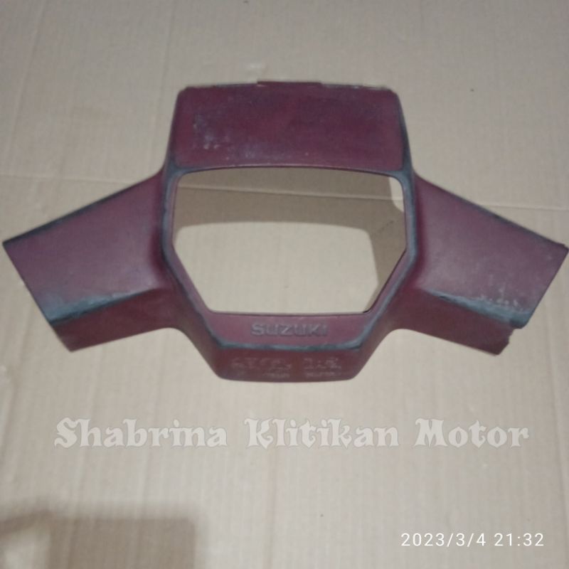Batok cover kepala atas suzuki Rc 100 warna merah ori lepasan.