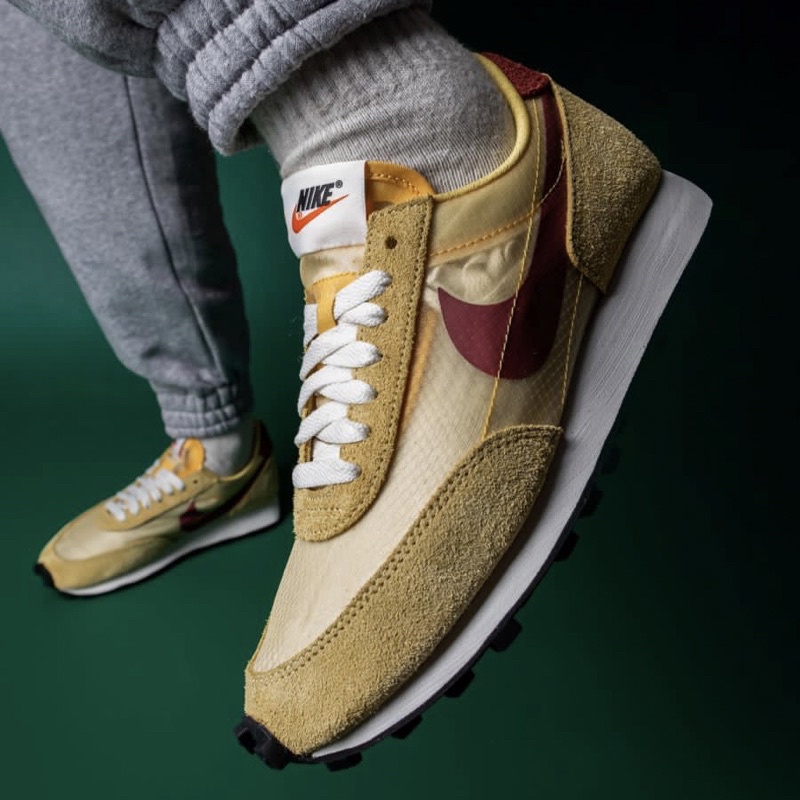 Daybreak Topaz Gold Cedar