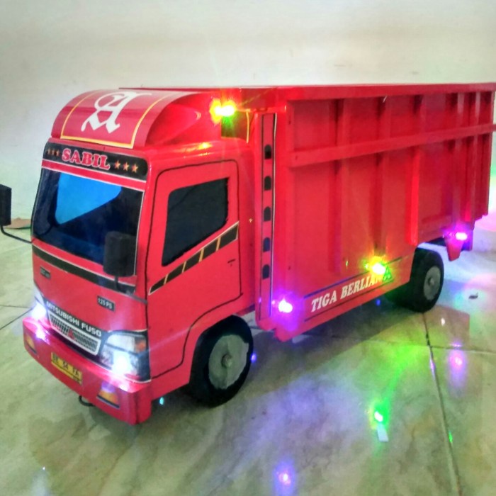 Terlaris Mainan Mobil Truk Kayu Miniatur Truck Oleng Mobilan + Lampu