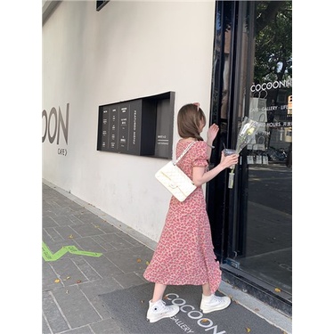 Red Versi Korea dari layar penuh gelombang man peach jantung kerah rok bunga temperamen Korea ramping puff lengan gaun celah sifon musim semi