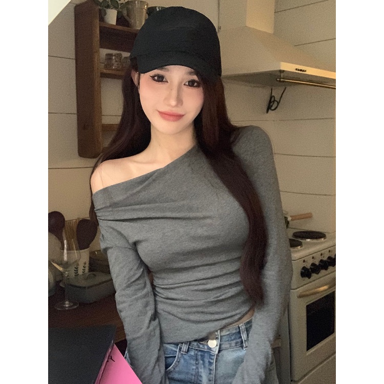 Red T-shirt satu bahu abu-abu pendek wanita musim semi dan musim gugur chic off-the-shoulder lengan panjang slim-fit hitam lapisan dalam atasan manis dan pedas