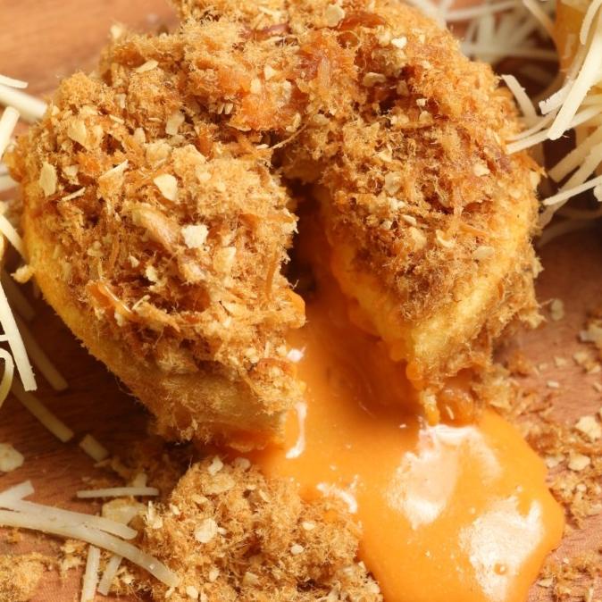 

Promo Salted Egg Cereal floss (bite size sponge cake) isi 6/12